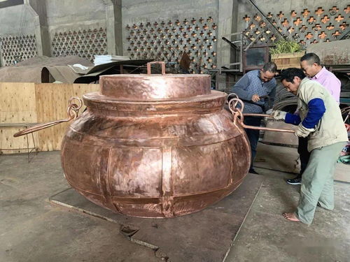 这口铜锣锅,可炖3头牛